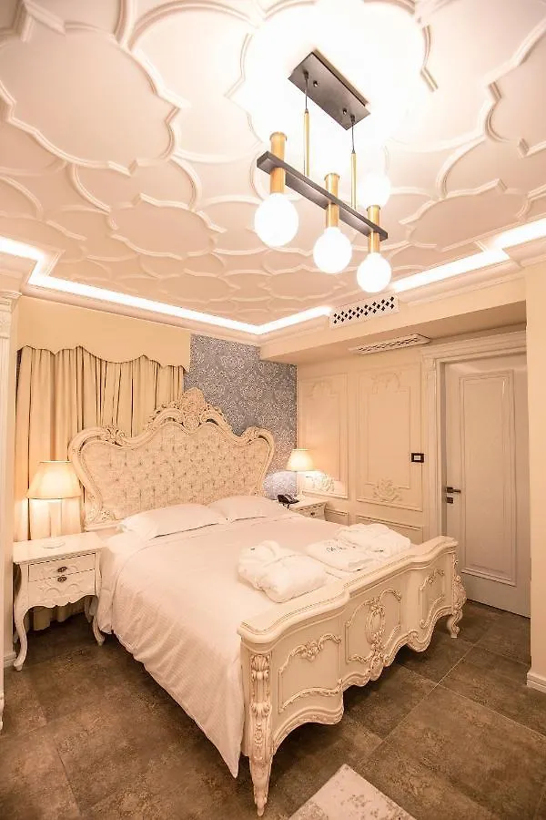 Vila Ekrem Κορυτσά 4*,