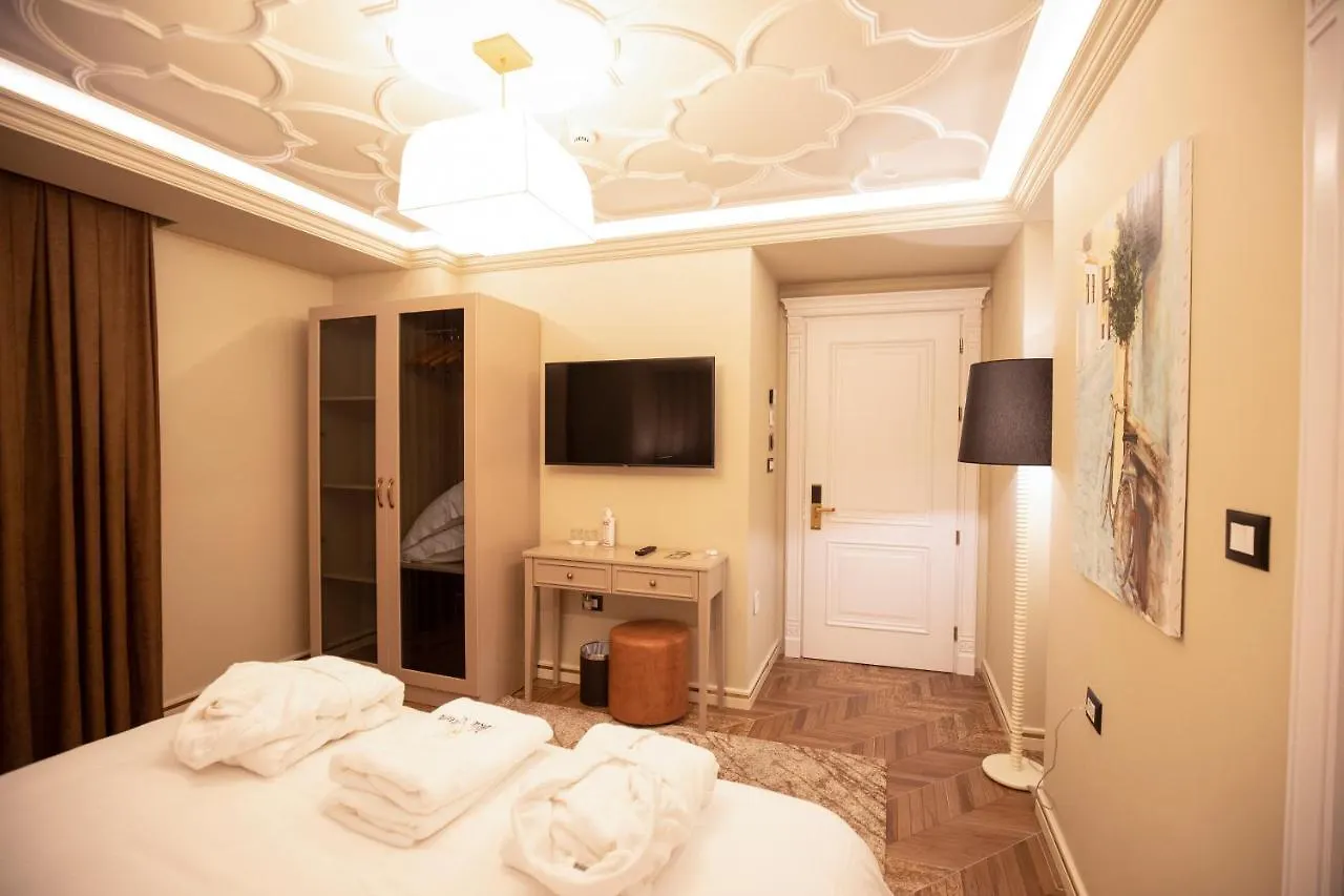 Vila Ekrem Korce 4*,